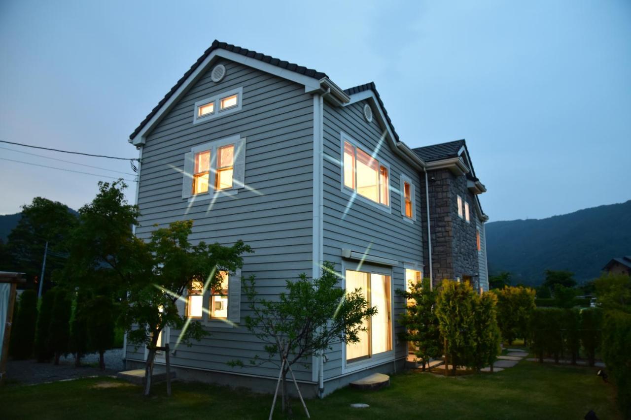פוג'יקאוואגוצ'יקו Kawaguchiko Cottage Minami מראה חיצוני תמונה
