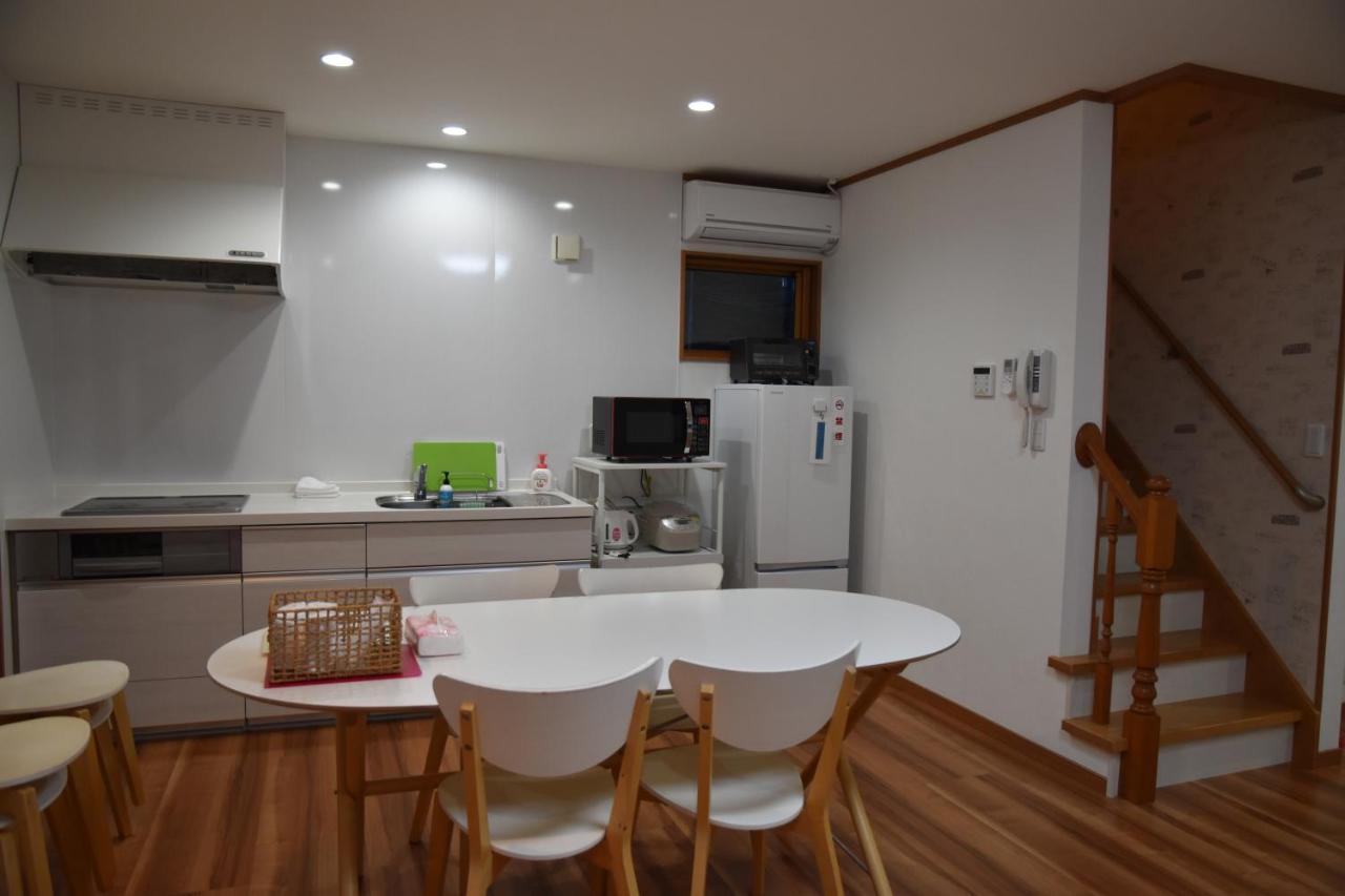 פוג'יקאוואגוצ'יקו Kawaguchiko Cottage Minami מראה חיצוני תמונה