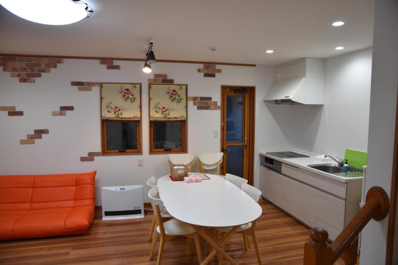 פוג'יקאוואגוצ'יקו Kawaguchiko Cottage Minami מראה חיצוני תמונה